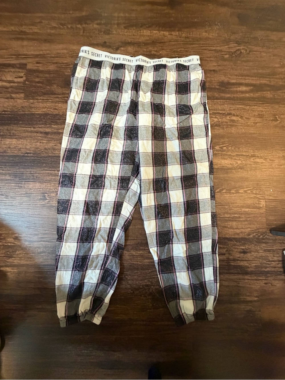 Victoria's Secret woman Plaid Lounge Pants - Black & White